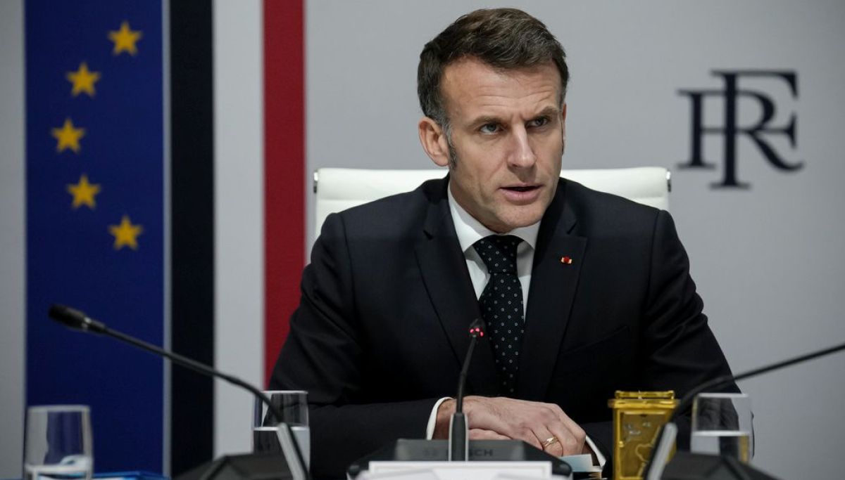 Макрон наказав посилити захист від російського саботажу