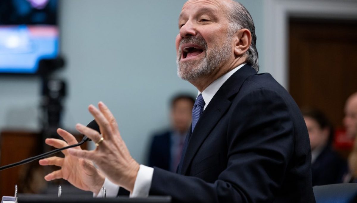Howard Lutnick testified he saw Epstein’s massage table as ‘sexual in nature’ during 2005 visit