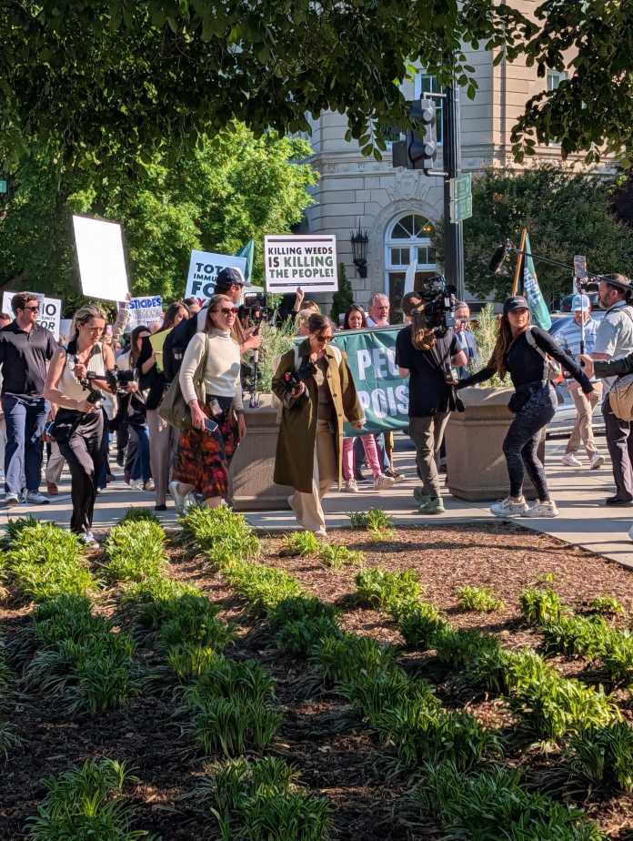 Protestors walking to the Supreme Court on April 27, 2026. (Gabrielle Etzel, Washington Examiner)
