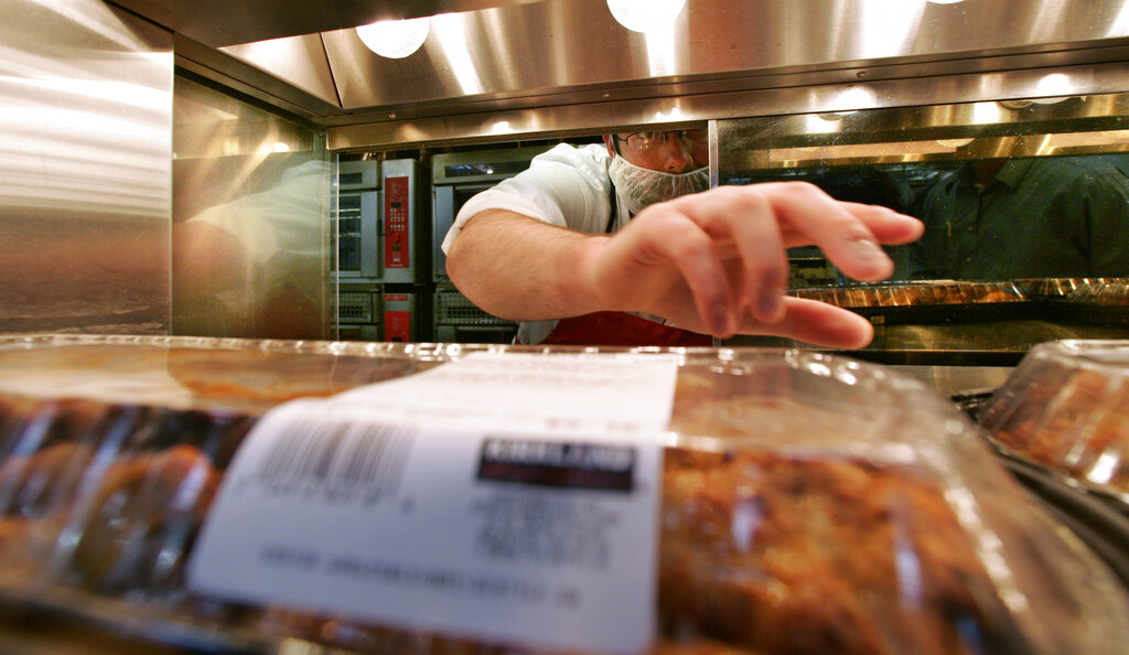 Lawmakers introduce bipartisan ‘Hot Rotisserie Chicken Act’ to put the poultry on food stamps