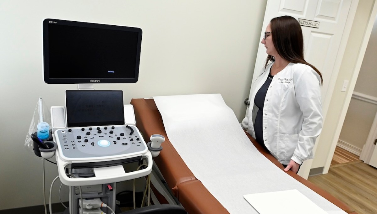 Illinois law forcing pregnancy centers to give abortion info faces appeals court scrutiny