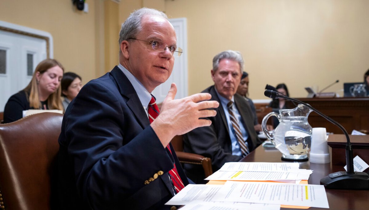 Image for Republicans back Transportation overhaul of fuel economy standards