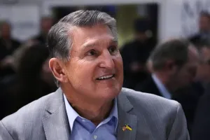 Manchin ‘rooting’ for GOP to keep Senate over fear Democrats will blow up filibuster