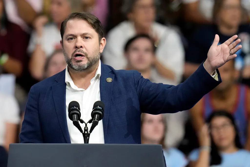 Gallego says he must ‘look at’ 2028 presidential bid to win Latino vote
