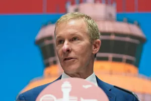 United Airlines CEO expects 15%-20% price bump from fuel shortages