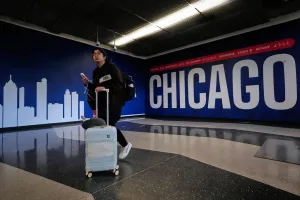 Duffy orders Chicago O’Hare airport to cut summer flights