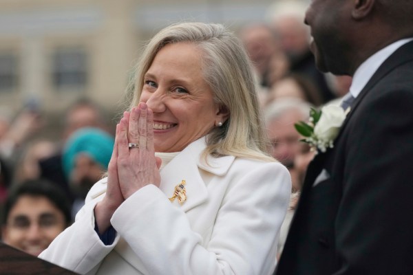 Spanberger concedes defeat on redistricting and says 2026 elections will use old map