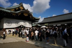 China decries Japanese prime minister for World War II shrine support