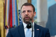 Markwayne Mullin’s DHS throws out Noem’s controversial contract bidding process