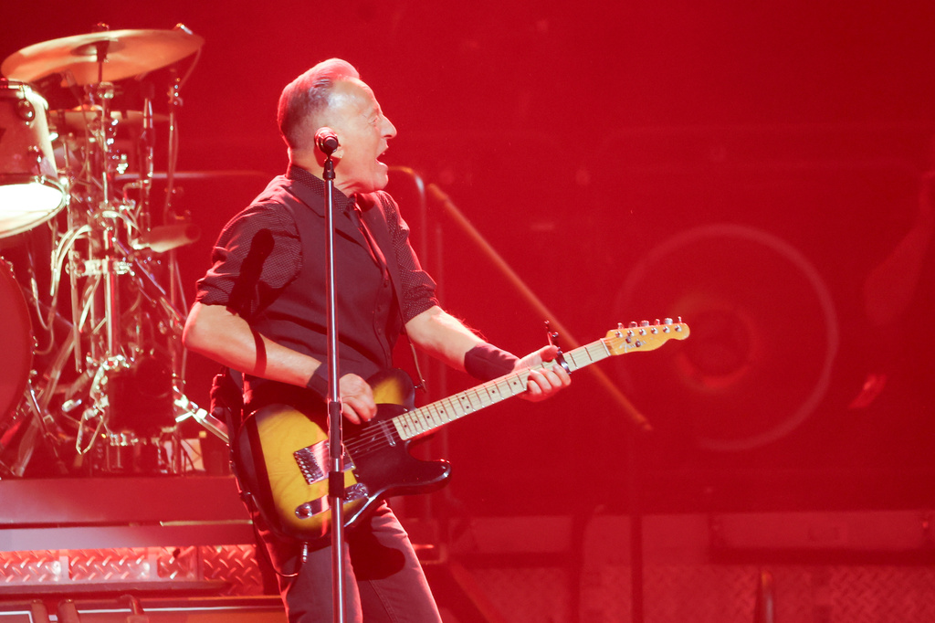Trump says ‘MAGA SHOULD BOYCOTT’ Bruce Springsteen after launching political concert tour