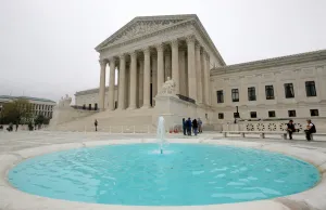 Supreme Court grills FCC over its authority to impose fines on AT&T and Verizon