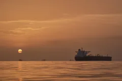 Iran fires on multiple vessels after re-closing Strait of Hormuz
