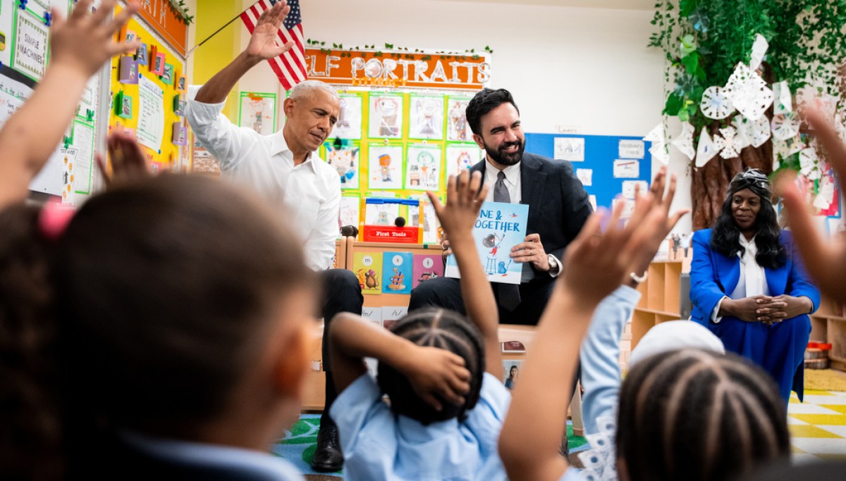 Obama and Mamdani sing to New York City children in first in-person meeting
