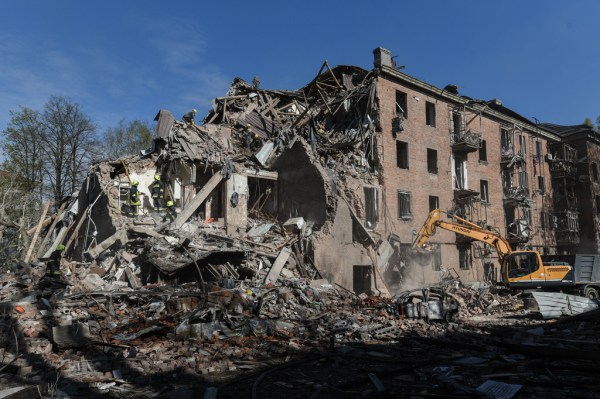 Russian attacks kill 5 and wound more than 40 in Ukraine’s Dnipro as 1 dies in Russia