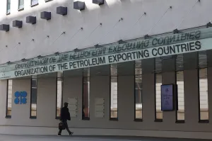 In abandoning OPEC for the free market, UAE sees Iran writing on the wall