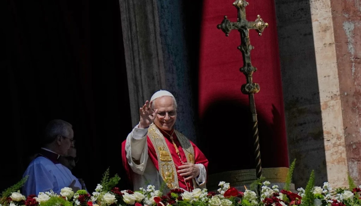 Pope Leo calls on those who ‘unleash wars’ to ‘choose peace’ in first Easter Mass