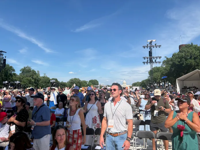Americans gathered in worship and prayer at Rededicate 250 on the National Mall.