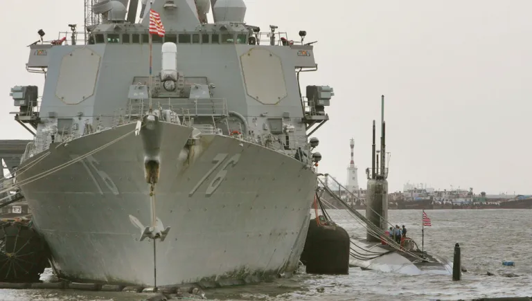 USS Higgins next to USS Sante Fe