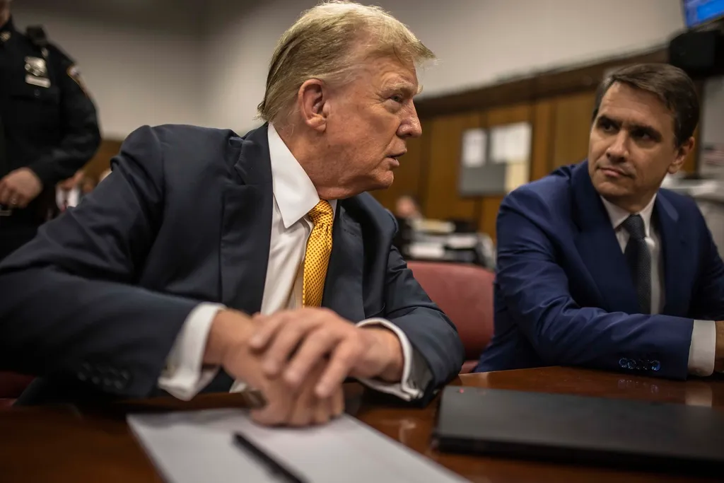 Trump with his lawyer Todd Blanche in the Manhattan Criminal Court.