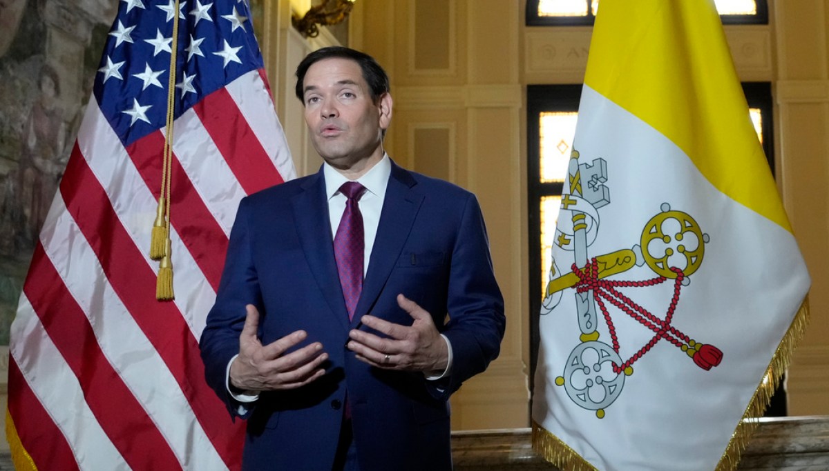 Rubio heads to Rome amid Trump's unpopular feud with Pope Leo