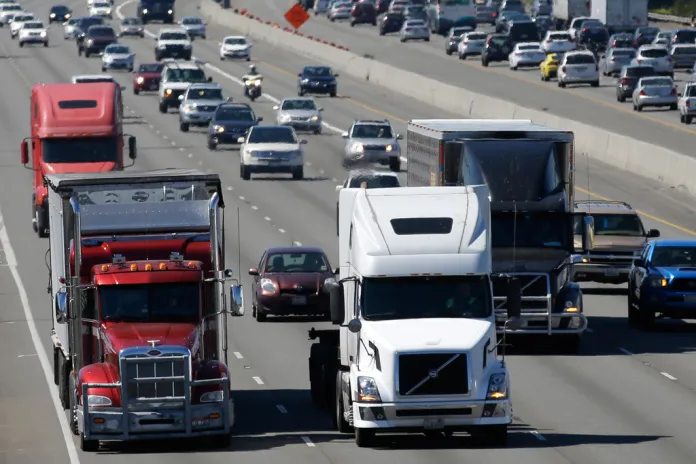 ICE rolls out tip line to report commercial driver’s license fraud
