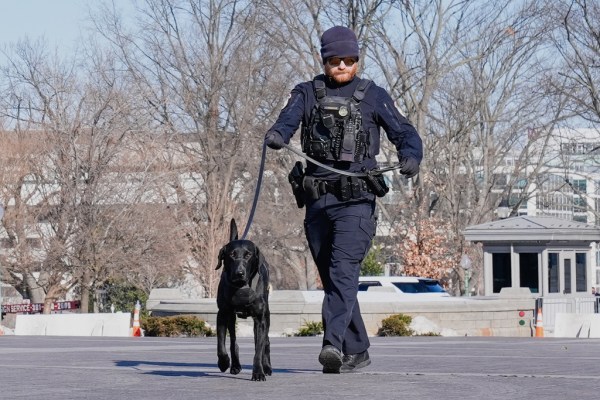 Congress moves to raise Capitol Police retirement age