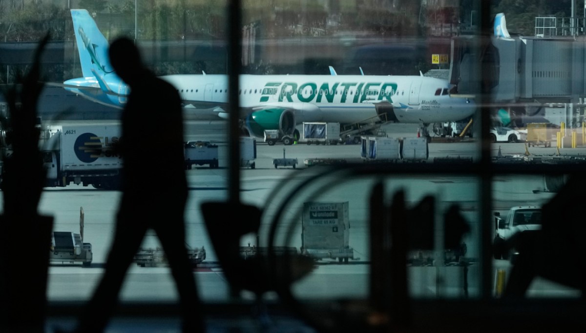 Former Frontier CEO says merger could have saved Spirit Airlines