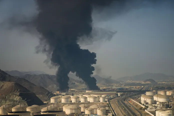 Smoke billows from Fujairah fire