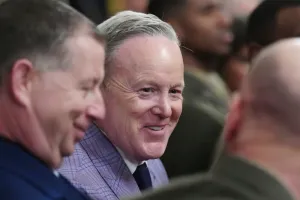 Sean Spicer-linked group makes case for Trump to seniors before midterm elections
