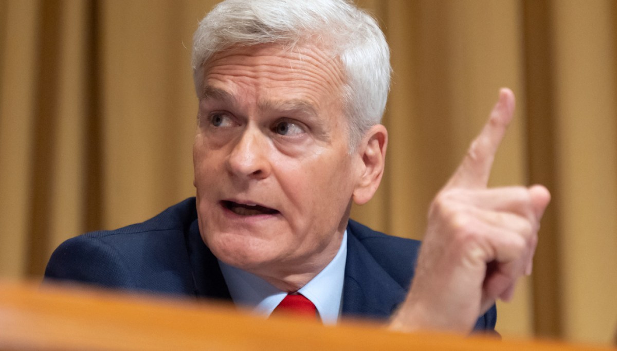Senate advances Iran war powers bill as Cassidy flips after primary loss
