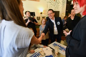 Josh Shapiro tests political clout in Pennsylvania primary