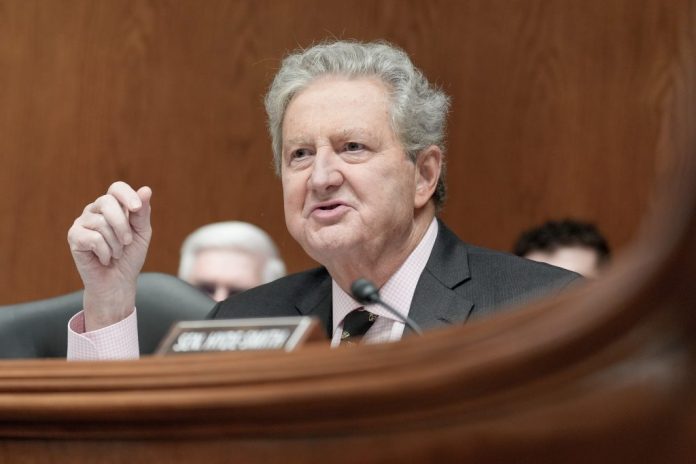 Senate advances bill to block lawmakers’ pay during government shutdowns