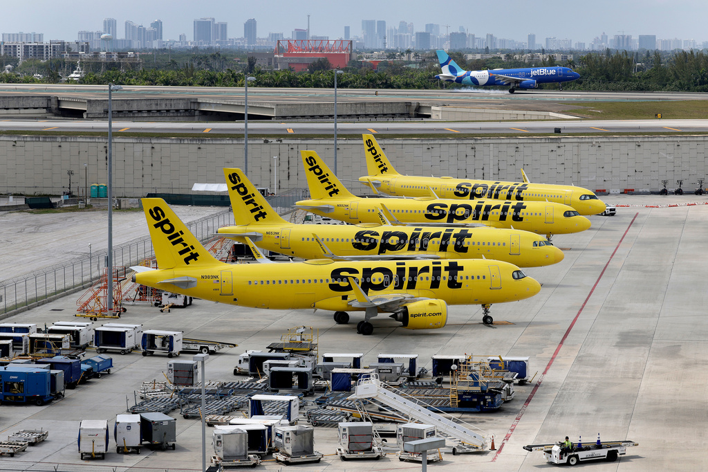 Florida and JetBlue aiding Spirit employees after airline shut down