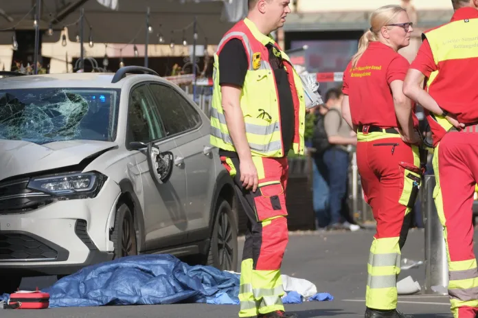 Two dead after driver runs over crowds in Leipzig, Germany