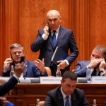 Romanian left-wing and right-wing unite to oust liberal prime minister