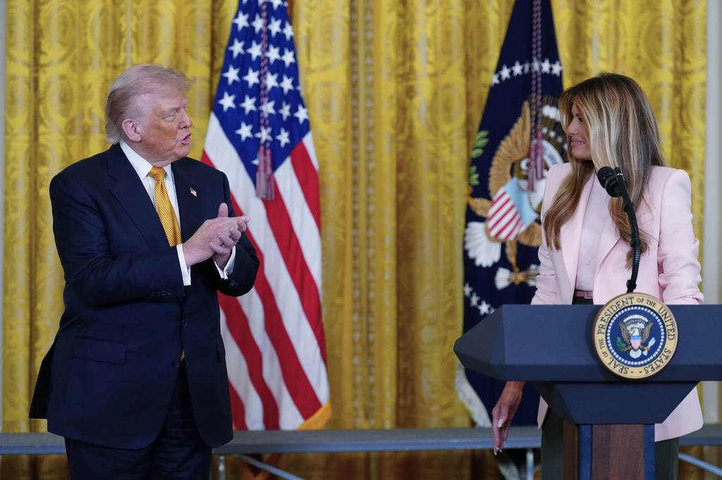Trump jokes autocorrect made it seem like he forgot Melania’s name