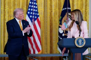Trump jokes autocorrect made it seem like he forgot Melania’s name