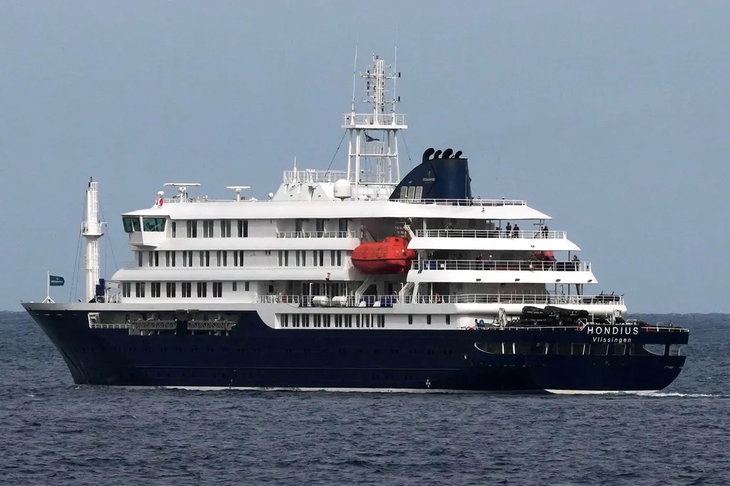 US passenger aboard MV Hondius cruise ship tests positive for hantavirus