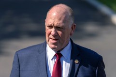Kathy Hochul signals defiance as Tom Homan threatens New York with ICE surge