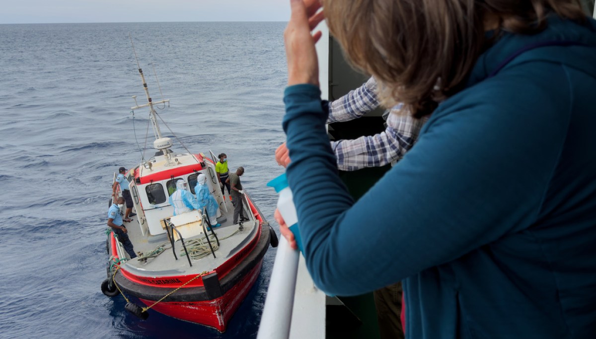 Passengers disembark hantavirus-plagued cruise ship off Spain’s Canary Islands