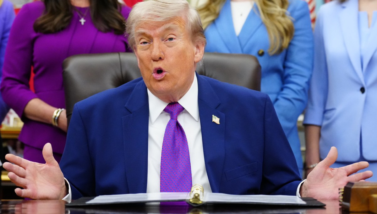 Trump calls to pause federal gas tax in bid to ease prices at the pump