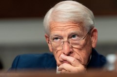 Republicans spar over location of next international session
