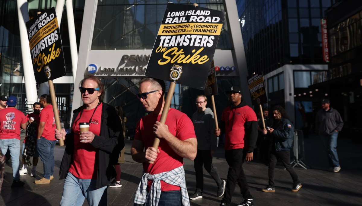 New York City commuter rail unions start strike affecting 300,000 riders daily