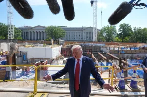 Trump gives Iran ‘two or three days’ to agree to longer peace deal