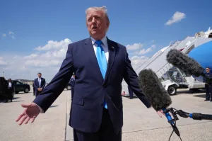 Judge orders White House to temporarily restore media access for blocked outlets