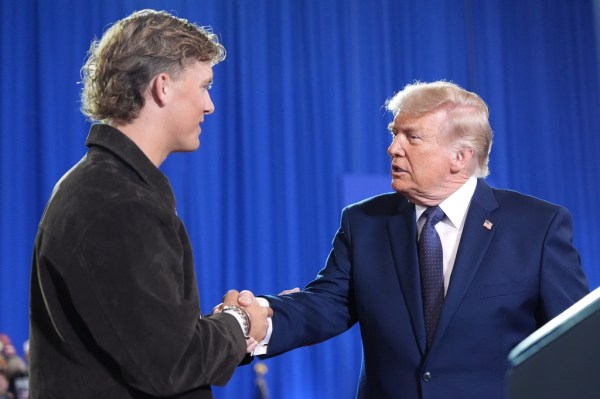 Trump ties himself to Giants quarterback Jaxson Dart during New York swing