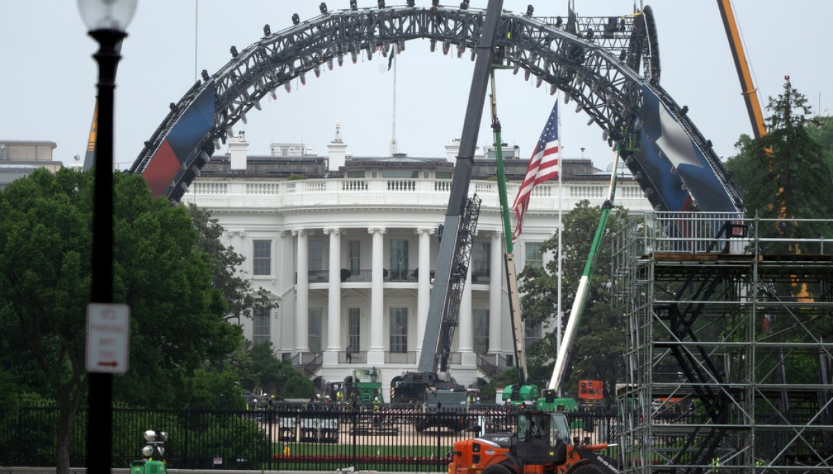 Troops eligible for tickets to White House UFC event