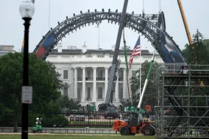 Troops who meet height and weight standards eligible for tickets to White House UFC event