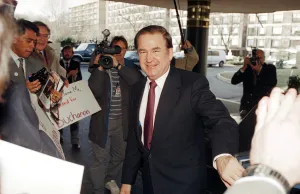 Pat Buchanan is honored with lifetime ‘Bulldog’ award by media watchdog