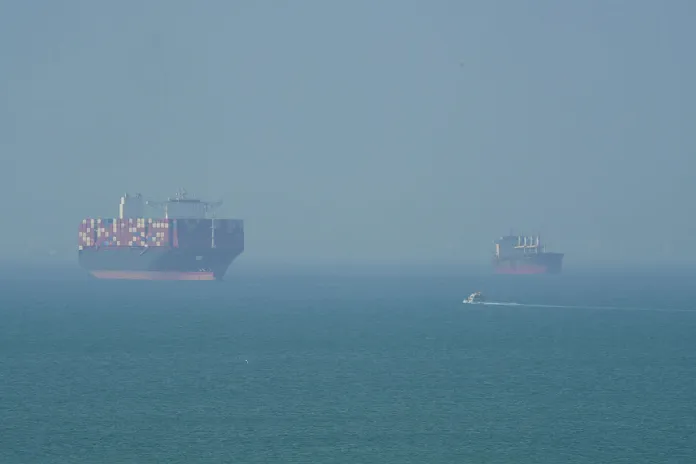 US sinks six Iranian small boats as conflict heats up